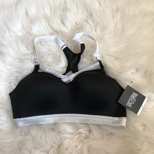 NWT Victoria Secret Sports Bra